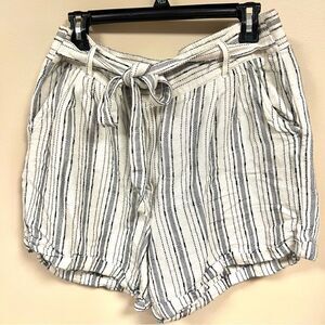 Bob Timberlake linen blend tie front shorts. Sz 12